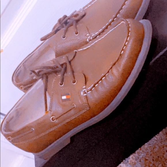 Tommy Hilfiger shoes used but in perfect condition size 10 color brown leather - Picture 3 of 3